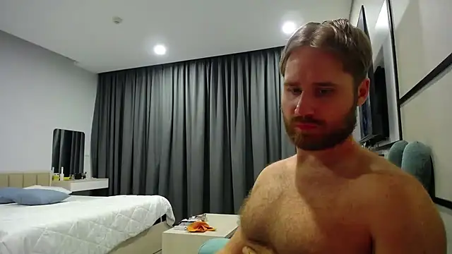 Snapshot of LorenzoLux chatting on April 2026 05:31:02 PM LorenzoLux online show from April 2026 05:31:02 PM