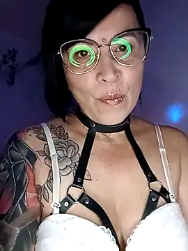 Casandramillf online show from April 2026 05:59:02 PM