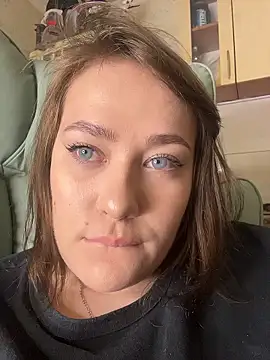 BettySquirtson online show from January 2026 03:49:01 PM