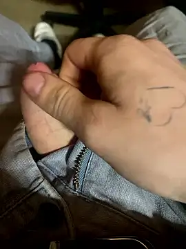 alee2206 online show from January 2026 05:44:01 AM