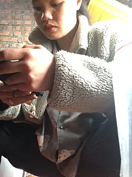 Snapshot of Minhkhue121 chatting on February 2026 02:15:02 AM Minhkhue121 online show from February 2026 02:15:02 AM