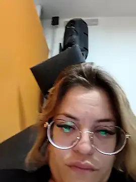 Snapshot of gisequeen chatting on January 2026 09:30:02 PM gisequeen online show from January 2026 09:30:02 PM