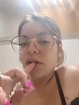Snapshot of gisequeen chatting on March 2026 05:38:01 PM gisequeen online show from March 2026 05:38:01 PM