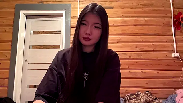 Snapshot of EriVibe chatting on January 2026 05:37:01 PM EriVibe online show from January 2026 05:37:01 PM