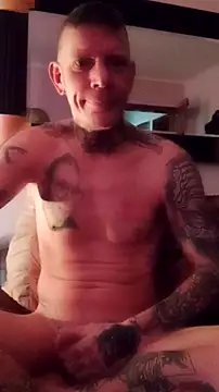 Snapshot of Der_Schoene_Penis chatting on February 2026 12:20:01 PM Der Schoene Penis online show from February 2026 12:20:01 PM