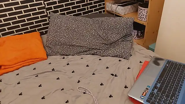 Snapshot of Spatgirl chatting on February 2026 07:32:02 PM Spatgirl online show from February 2026 07:32:02 PM