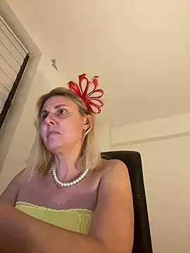 Amelia9798 online show from January 2026 08:32:02 PM