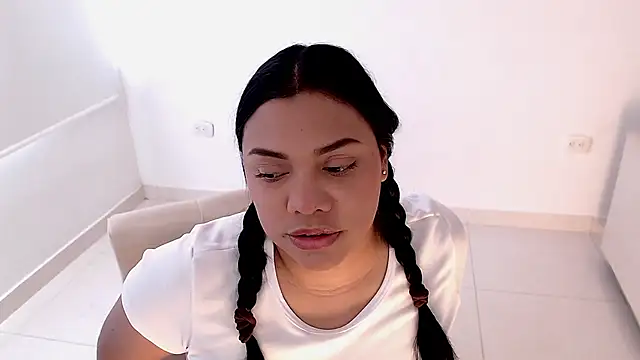 Snapshot of isabelateran chatting on July 2026 06:57:02 PM isabelateran online show from July 2026 06:57:02 PM