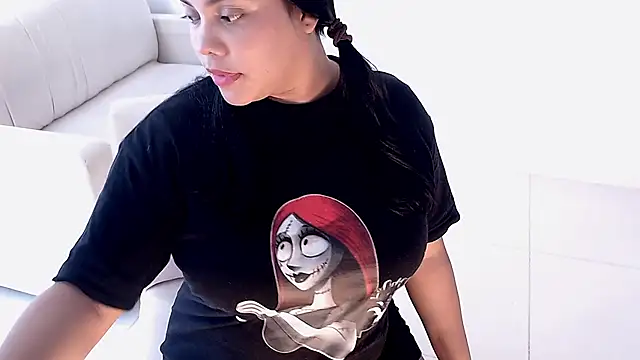 Snapshot of isabelateran chatting on July 2026 07:10:02 PM isabelateran online show from July 2026 07:10:02 PM