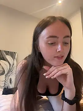 TayLovesxx online show from June 2026 08:06:01 PM