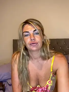 Snapshot of Scarlett_the_girlnextdoor chatting on June 2026 11:39:01 PM Scarlett the girlnextdoor online show from June 2026 11:39:01 PM