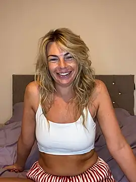 Snapshot of Scarlett_the_girlnextdoor chatting on July 2026 05:59:01 AM Scarlett the girlnextdoor online show from July 2026 05:59:01 AM