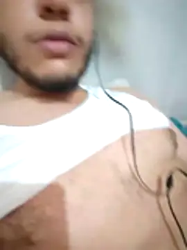 Snapshot of DrosXO chatting on February 2026 05:42:01 PM DrosXO online show from February 2026 05:42:01 PM