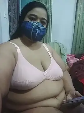 Snapshot of momo_loves chatting on May 2026 02:00:01 PM momo loves online show from May 2026 02:00:01 PM