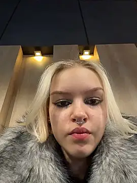 Snapshot of AshleyMur chatting on January 2026 03:31:02 AM AshleyMur online show from January 2026 03:31:02 AM