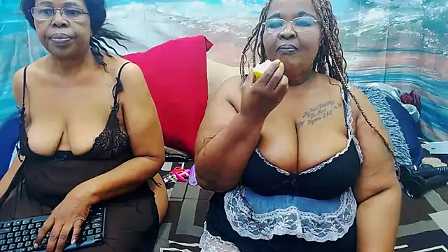 Snapshot of SEXY_MATURExx chatting on June 2026 04:42:01 PM SEXY MATURExx online show from June 2026 04:42:01 PM