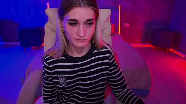 DiamondNina online show from April 2026 08:09:02 PM