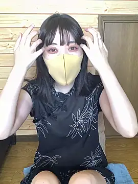 Snapshot of minami_room chatting on May 2026 06:19:02 AM minami room online show from May 2026 06:19:02 AM