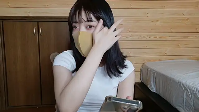 Snapshot of minami_room chatting on June 2026 06:45:01 AM minami room online show from June 2026 06:45:01 AM