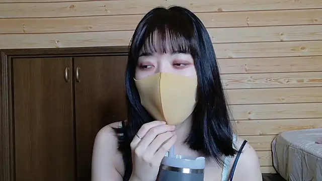 Snapshot of minami_room chatting on July 2026 12:33:01 PM minami room online show from July 2026 12:33:01 PM