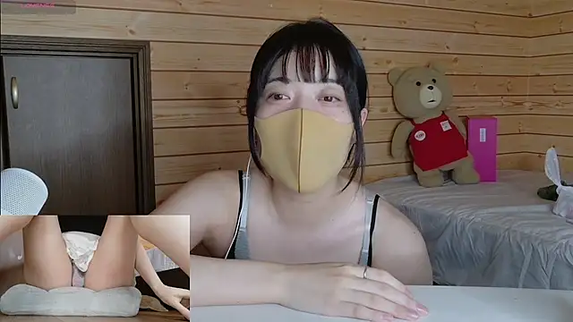 Snapshot of minami_room chatting on August 2026 04:48:01 AM minami room online show from August 2026 04:48:01 AM