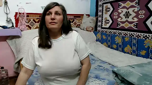 Adelinemilf online show from March 2026 03:23:01 PM