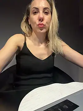 ElenaWhitmore online show from March 2026 11:34:01 PM