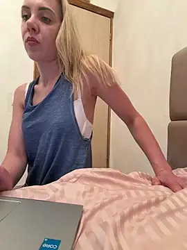 Snapshot of ElenaWhitmore chatting on June 2026 07:48:01 PM ElenaWhitmore online show from June 2026 07:48:01 PM