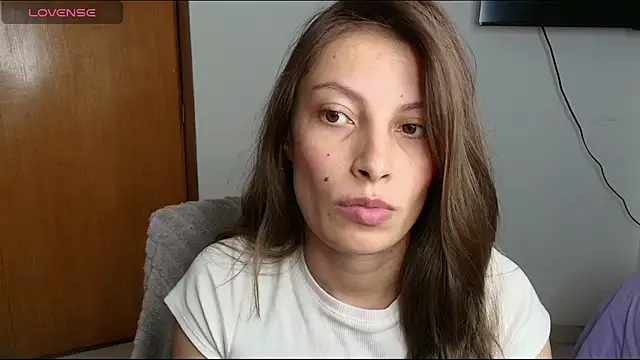 Snapshot of Sweet_moon_v_ chatting on May 2026 11:46:02 PM Sweet moon v online show from May 2026 11:46:02 PM