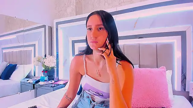 IsaBlue online show from February 2026 01:52:02 PM