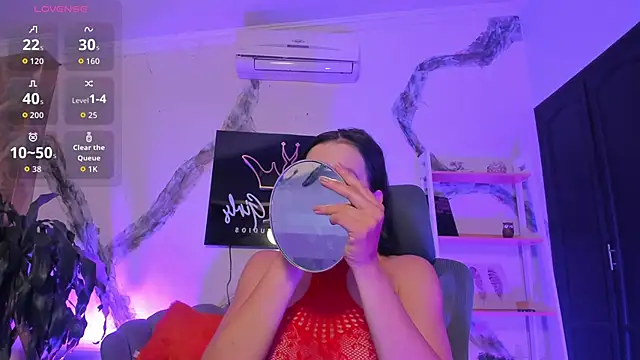 Violett hott  online show from February 2026 01:10:01 PM