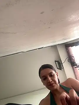 Violett hott  online show from April 2026 12:21:01 PM