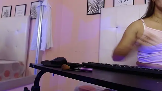 Snapshot of baby_bonny_ chatting on January 2026 12:21:02 PM baby bonny online show from January 2026 12:21:02 PM