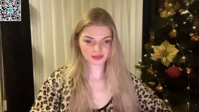 Snapshot of Sweet_Sinn_ chatting on January 2026 10:56:01 PM Sweet Sinn online show from January 2026 10:56:01 PM