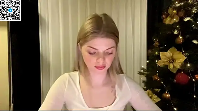 Snapshot of Sweet_Sinn_ chatting on January 2026 09:05:02 PM Sweet Sinn online show from January 2026 09:05:02 PM