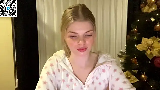 Snapshot of Sweet_Sinn_ chatting on January 2026 10:26:01 PM Sweet Sinn online show from January 2026 10:26:01 PM