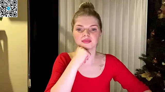 Snapshot of Sweet_Sinn_ chatting on January 2026 10:24:02 PM Sweet Sinn online show from January 2026 10:24:02 PM