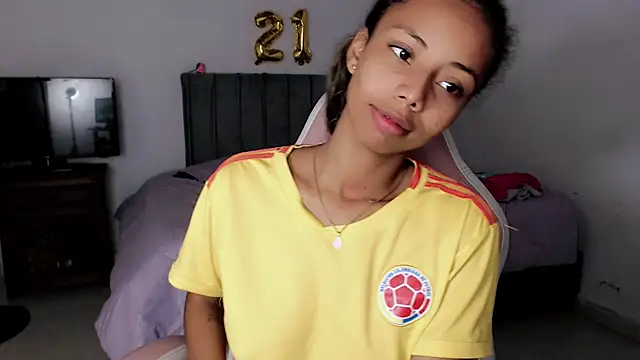 Snapshot of linda_brown_ chatting on June 2026 12:18:02 PM linda brown online show from June 2026 12:18:02 PM