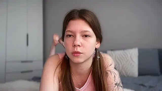 Snapshot of karalinhks chatting on February 2026 08:46:02 AM karalinhks online show from February 2026 08:46:02 AM