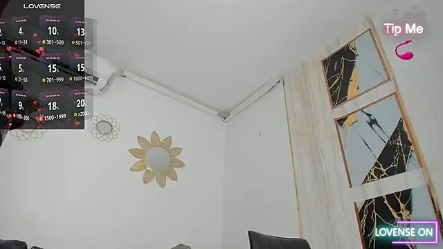 Snapshot of thamara-thompson chatting on June 2026 01:47:01 PM thamara-thompson online show from June 2026 01:47:01 PM