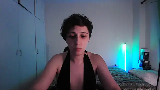 Snapshot of HoneyValentine chatting on June 2026 06:44:01 PM HoneyValentine online show from June 2026 06:44:01 PM