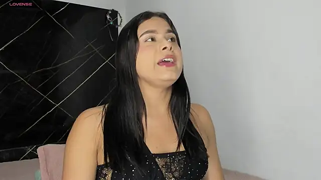 Skarleth queen online show from March 2026 03:47:01 AM