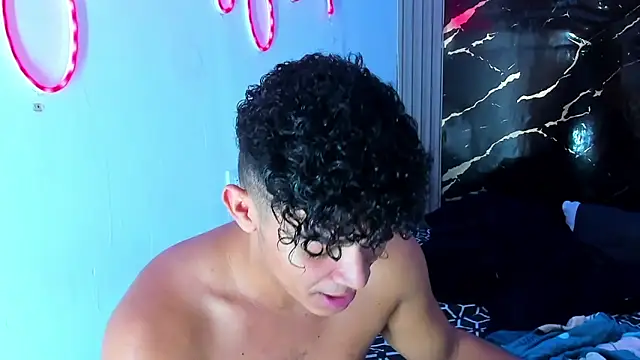 Snapshot of jamescurly00 chatting on February 2026 06:42:02 AM jamescurly00 online show from February 2026 06:42:02 AM