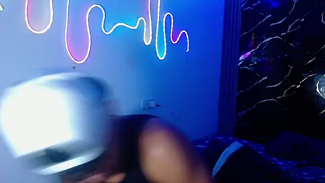 Snapshot of jamescurly00 chatting on February 2026 09:32:02 AM jamescurly00 online show from February 2026 09:32:02 AM