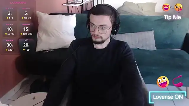 Snapshot of davidfrenchlove chatting on January 2026 12:21:01 PM davidfrenchlove online show from January 2026 12:21:01 PM