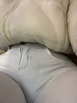 Michelle ec online show from April 2026 09:07:02 PM