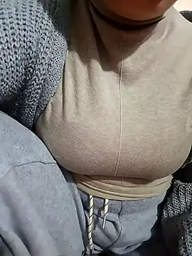 Snapshot of Tulip_Giang chatting on January 2026 03:25:02 PM Tulip Giang online show from January 2026 03:25:02 PM