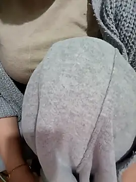 Snapshot of Tulip_Giang chatting on January 2026 03:42:02 AM Tulip Giang online show from January 2026 03:42:02 AM