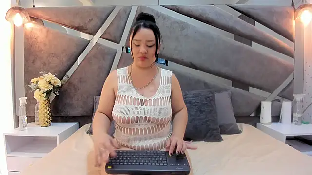 emiily whitee  online show from January 2026 07:37:02 PM