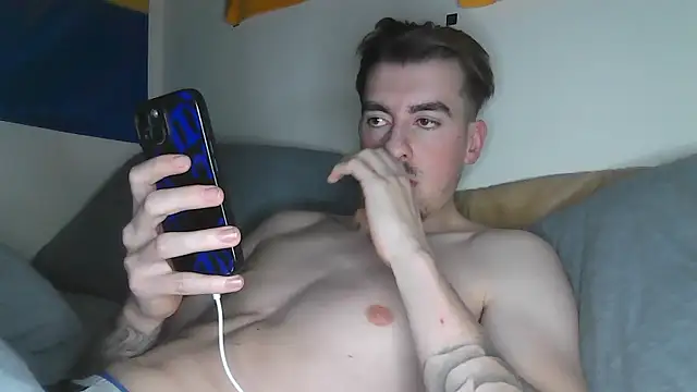 Snapshot of essexboy_2002 chatting on January 2026 11:32:02 PM essexboy 2002 online show from January 2026 11:32:02 PM